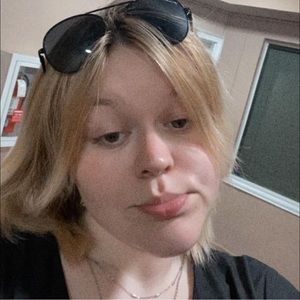 Meet your Posher, Genevieve